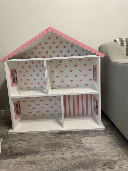 Продам кукольный домик