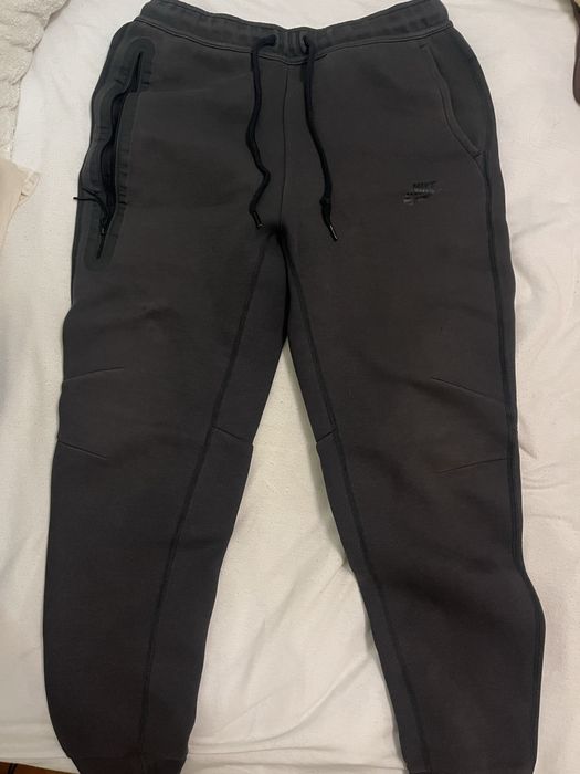 Продавам дрехи на Luda и на Nike.