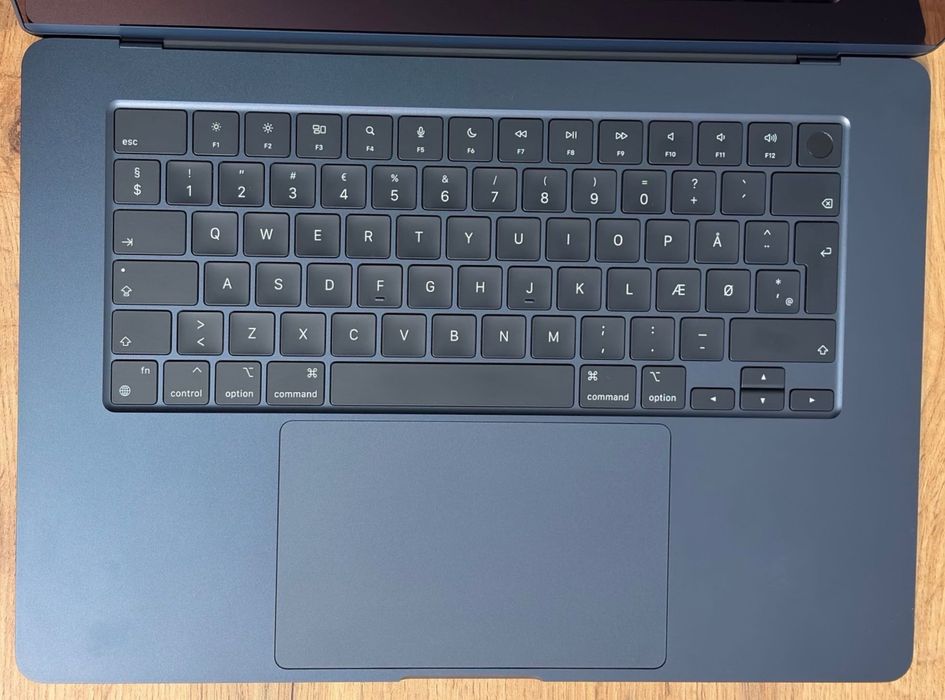 MacBook Air 15 M3 256GB RAM 16GB Midnight - GARANTIE 12 LUNI | TrueGSM