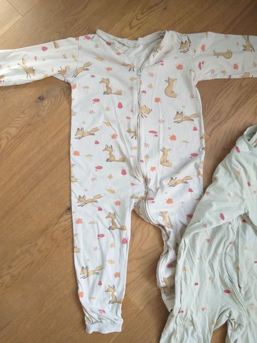 2 pijamale, marime 92