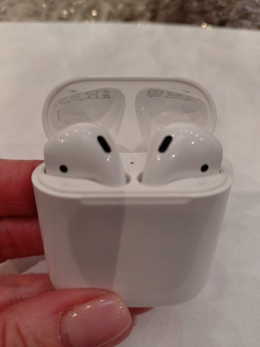 Apple AirPods 2nd generation