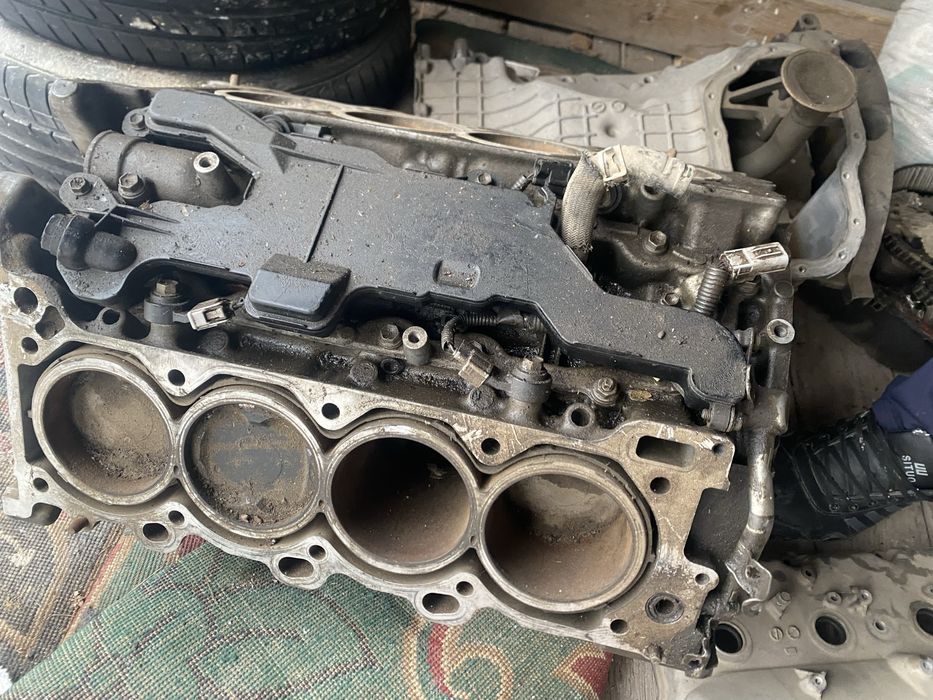 Тойота 200 матор 4.6обёьм