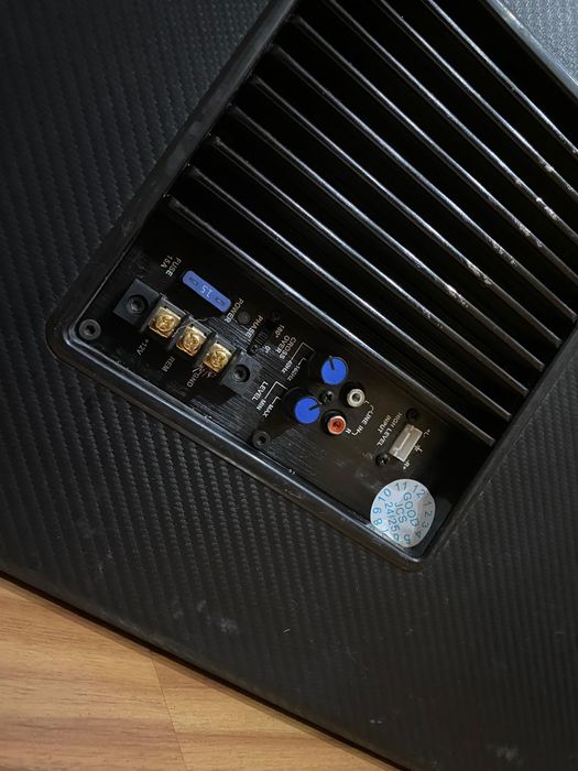 Сабвуфер автомобильный