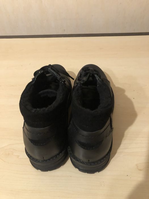 Мъжки обувки от естествена кожа с топла подплата номер 42, цват черен.