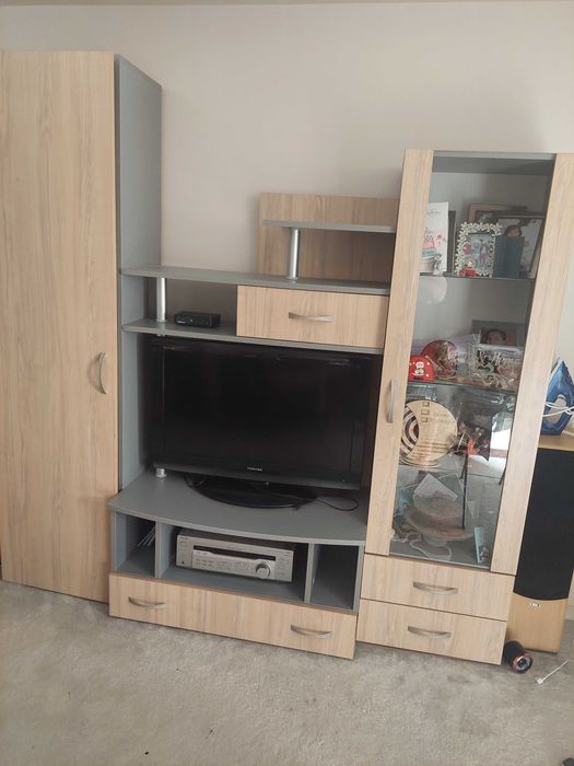 Бежова холна секция