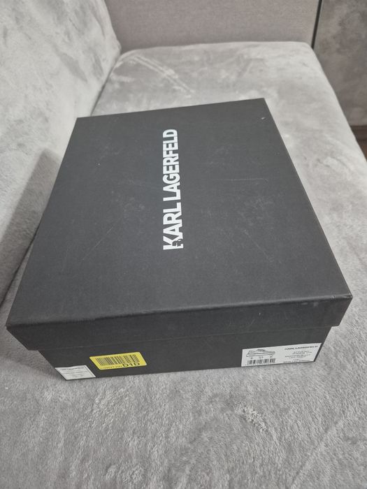 Karl Lagerfeld Anakapri Brooch Lace Keeper