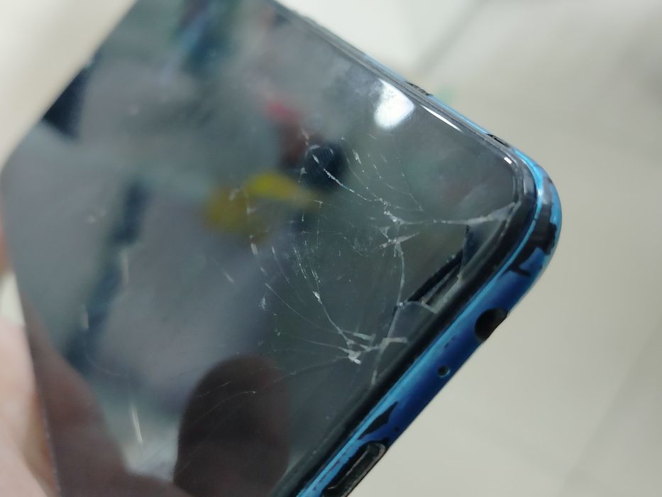 Tecno spark 4  телефон