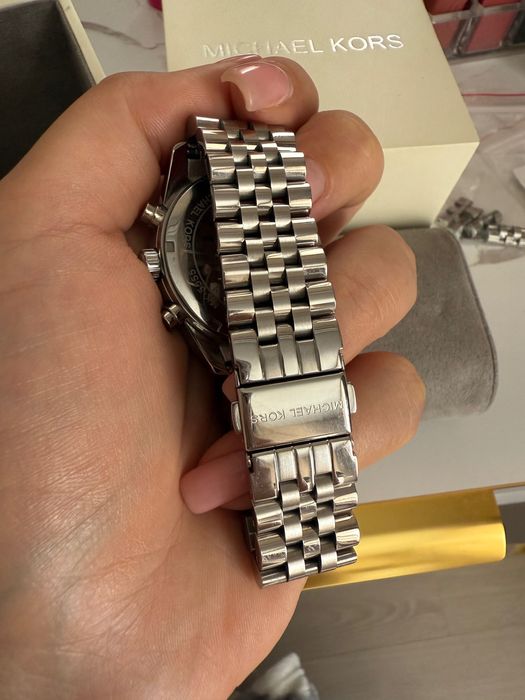 Оригинален часовник на Michael Kors