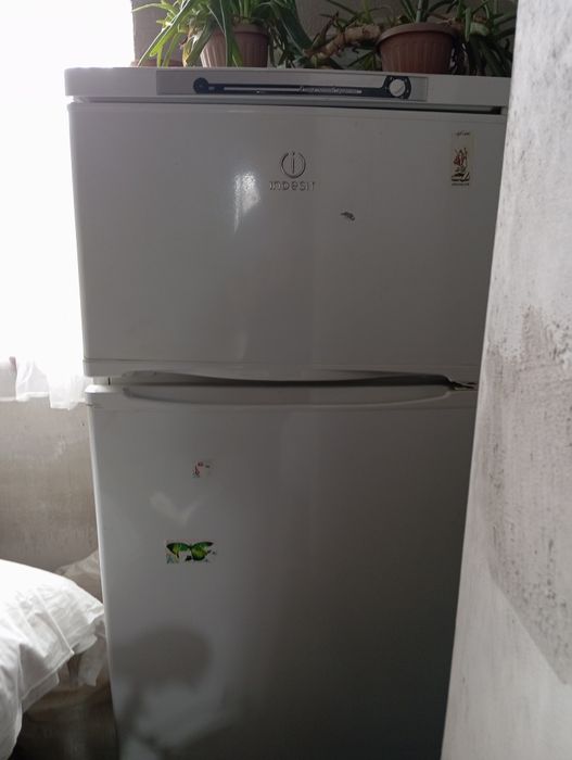 Продам холодильник