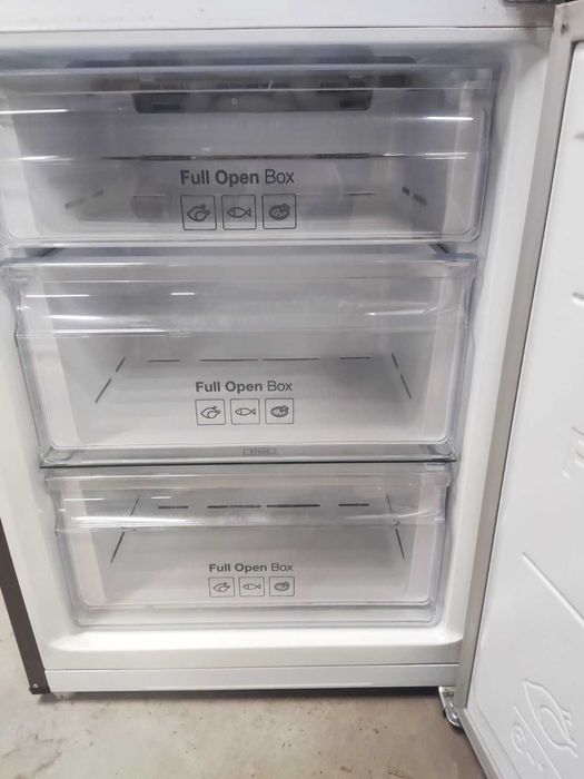 Хладилник с фризер Samsung