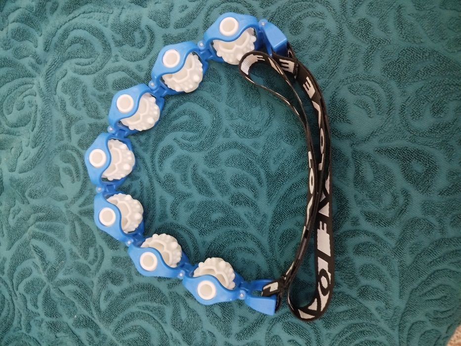 Роликовый массажёр, новый.