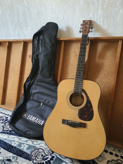 Гитара YamahaF600