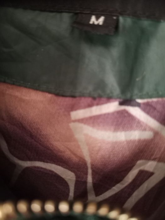 Продам куртки весенние