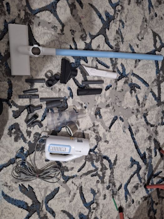 Пылесос Simplus.