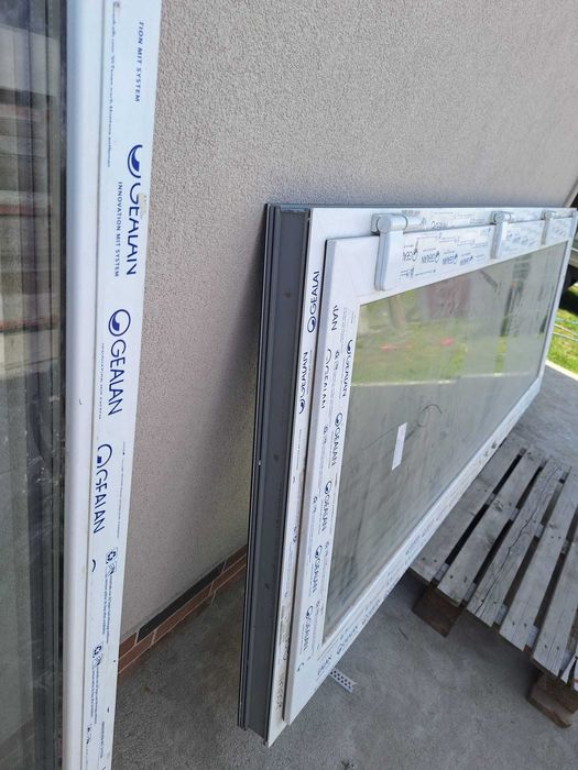 Vand geamuri de inalta calitate OGealan ( tripan , profil 6 camere , 8 cm) ușa 2.40/95 cm , 2 geamuri 125/190, 1 geam fix 130/ 240