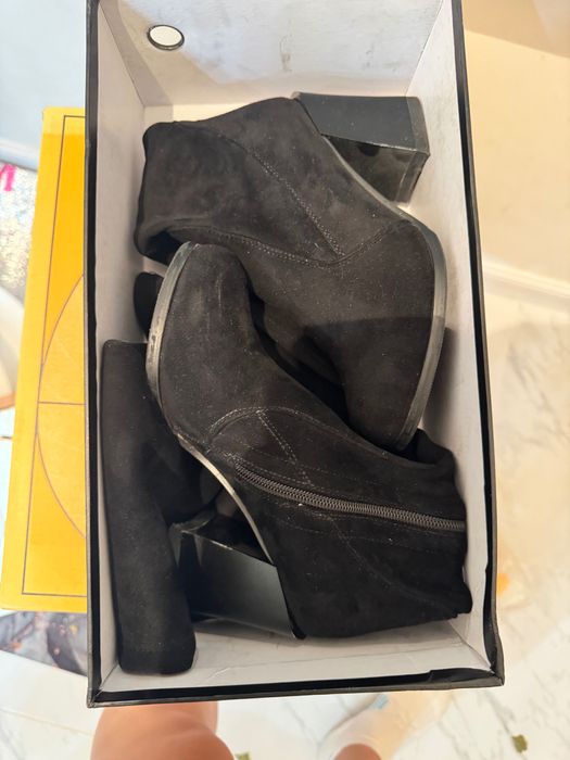 Продам зимние сапоги на платформе