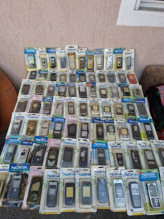 Продам корпуса от старых телефонов