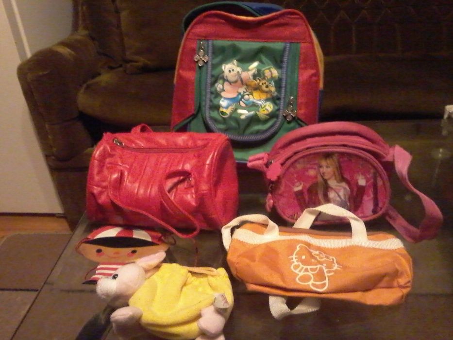 Несесери, малки чантички и портмоне