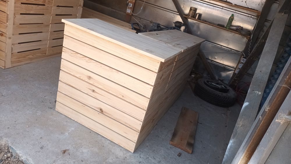 Търговско обзавеждане  от масивна дървесина