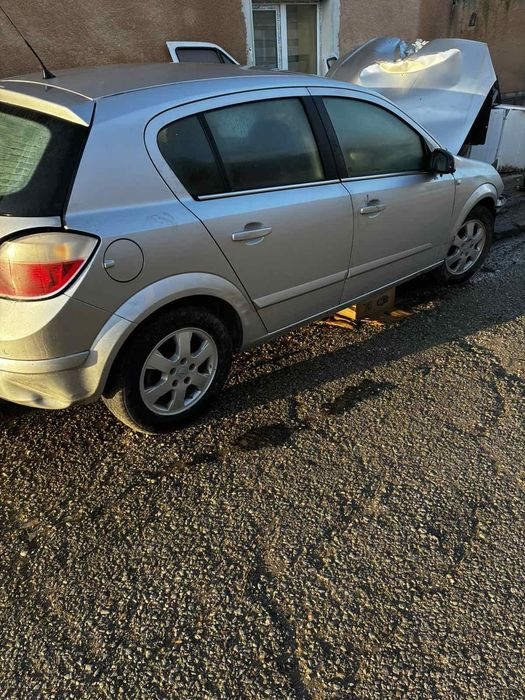 Opel Astra H - 1.7 cdti на части