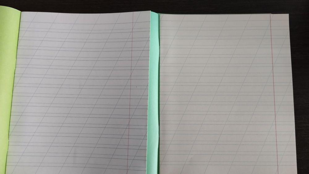 Продам тетрадь в косую линию