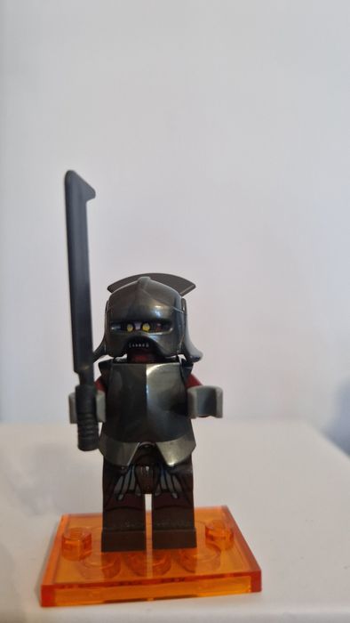 LEGO The Lord of the Rings Uruk-hai - Helmet and Armor lor008
