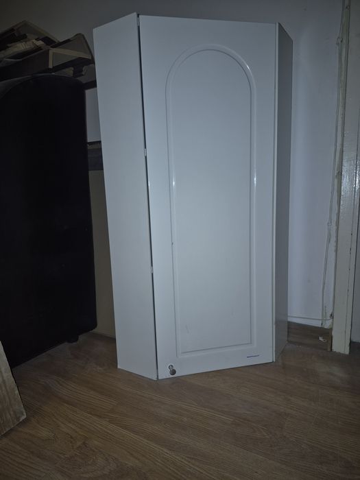 Vand dulap baie de colț