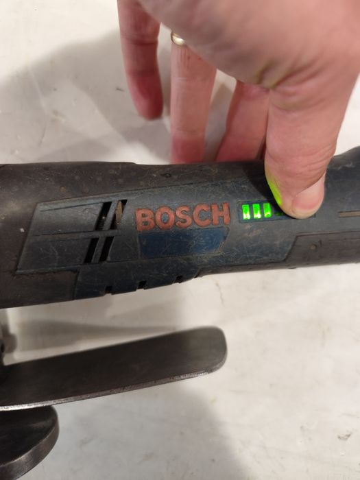 Намалена цена Акумулаторна ножица за ламарина Бош Bosch GSC 12V-13 + 2