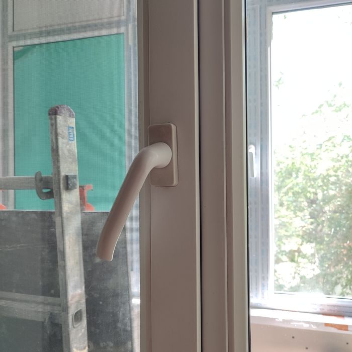 Продам пластиковое окно с дверью