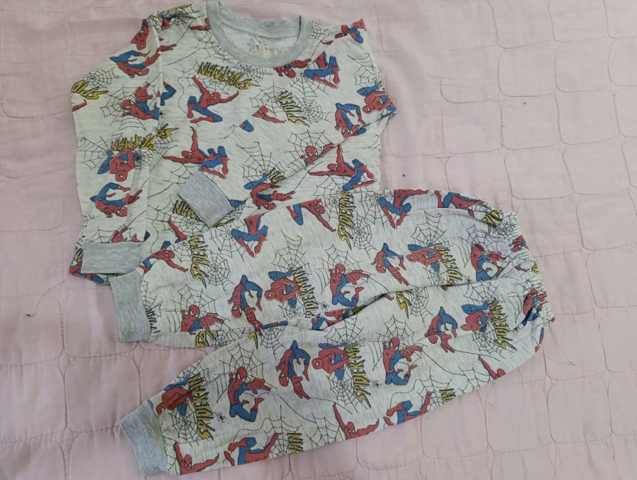 Отдам даром детские вещи