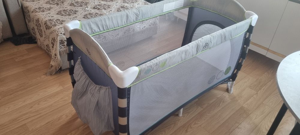 Детская кроватка - манежка