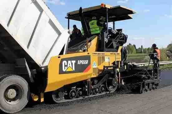 Гусеничный асфальтоукладчик CAT [AP 655F] 6-8м