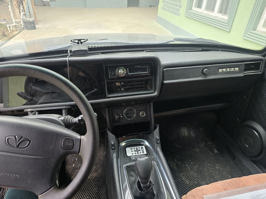 Vaz 2107 sotiladi qora