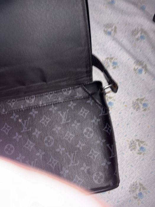 Borsetă Louis Vitton