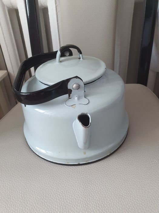 Продам чайник советский эмалированный