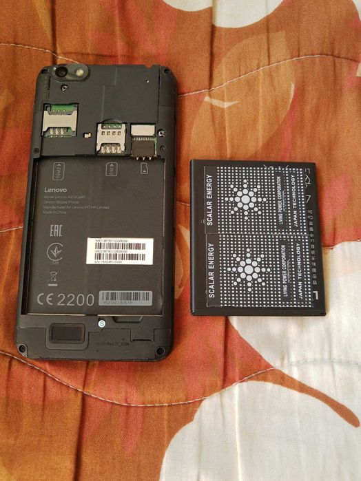 Продавам  мобилен телефон  Леново 2020