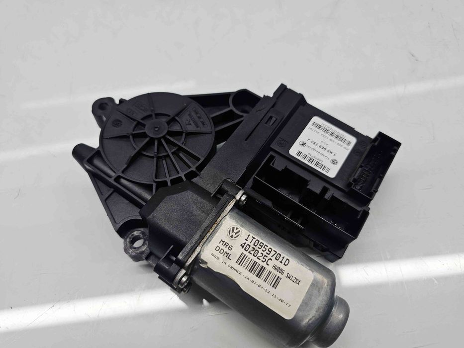 Motoras geam dreapta fata Skoda Octavia 2 (1Z3) [Fabr 2004-2013] 1T095