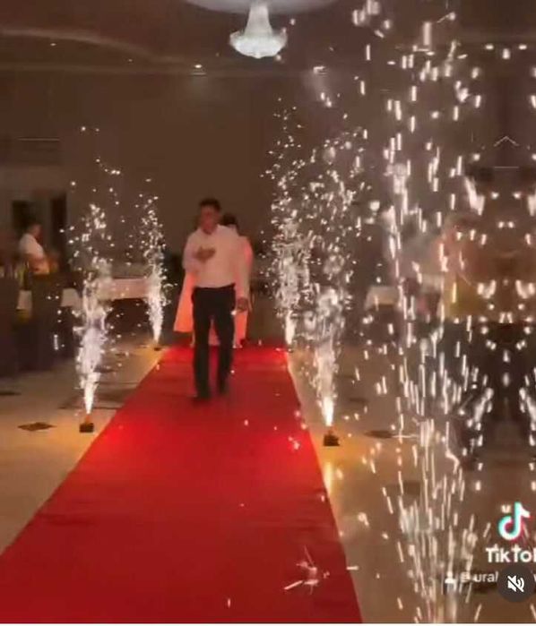 Фейерверки, салюты, холодный фонтан