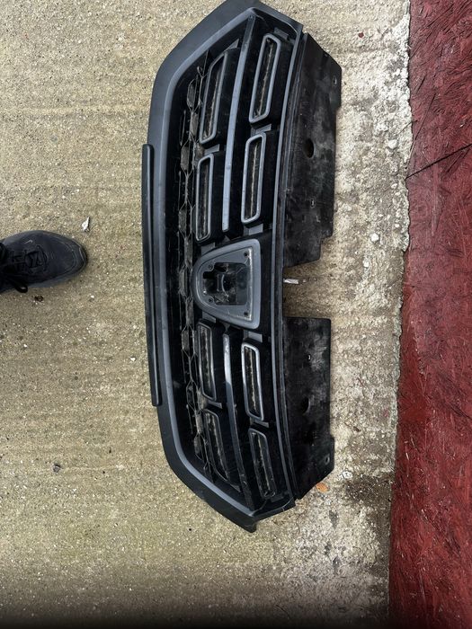 Grilă radiator dacia lodgy.dokker.cod:623107630.R.