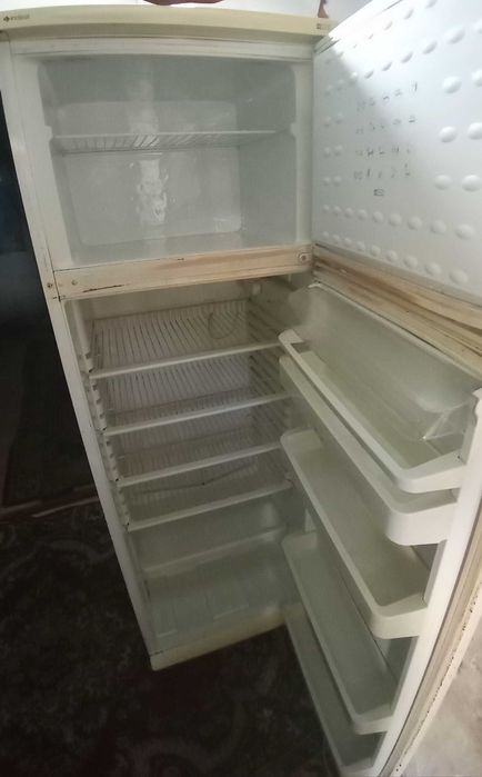 Холодильник Indesit