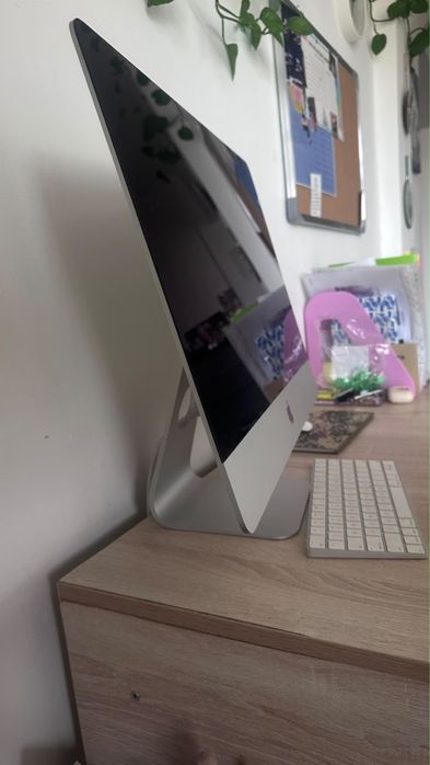 iMac 21.5” (2019)