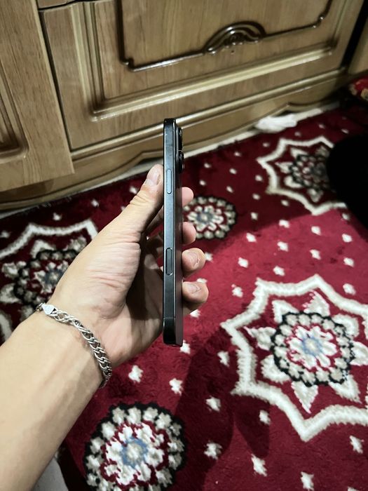 Iphone 16pro max 256 gb srochno sotiladi