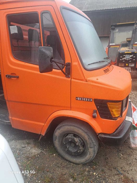 Mercedes 408D roti duble pe spate