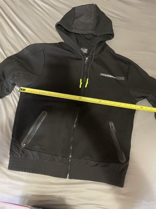 Зимни Екипи на Армани и Пума Ферари