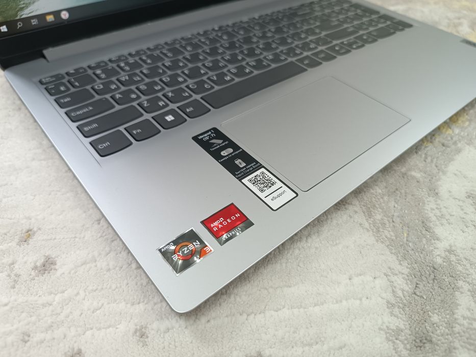 НОУТБУК Lenovo RYZEN 3 Современный.