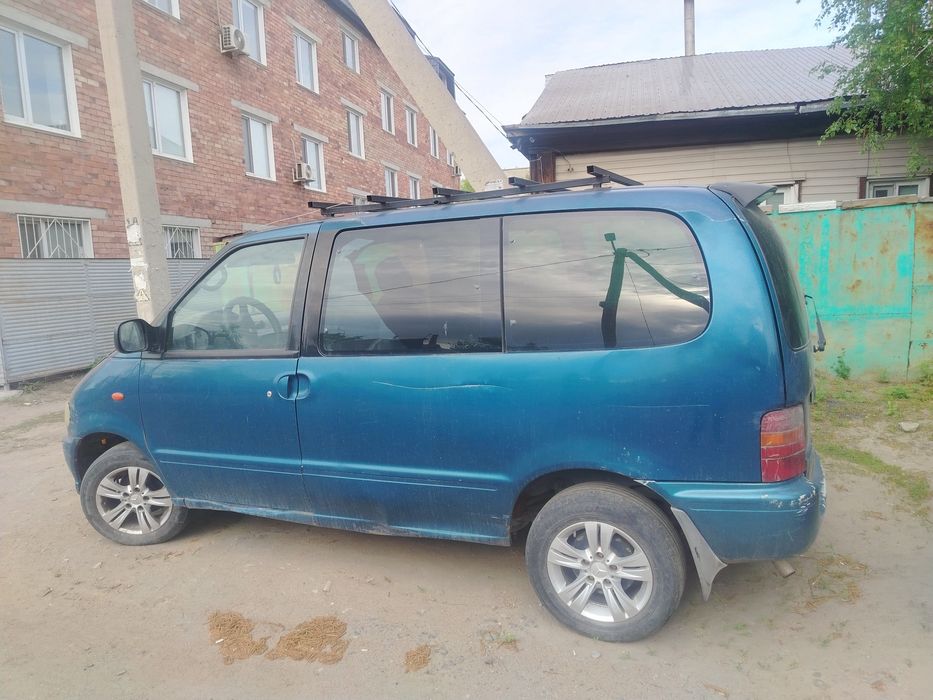 Ниссан серена 1995 год