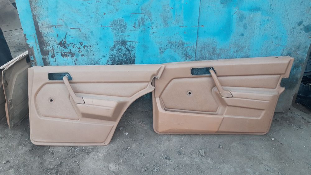 Продам дверная карта кожа комплект  мерседес 190