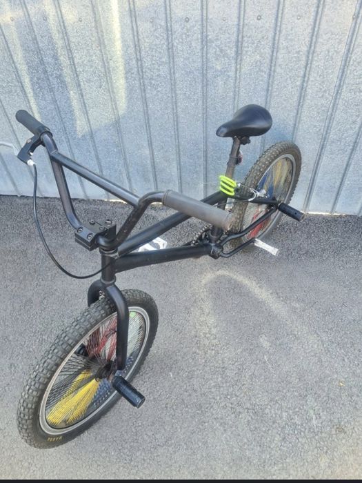 Vând BMX pentru scheme