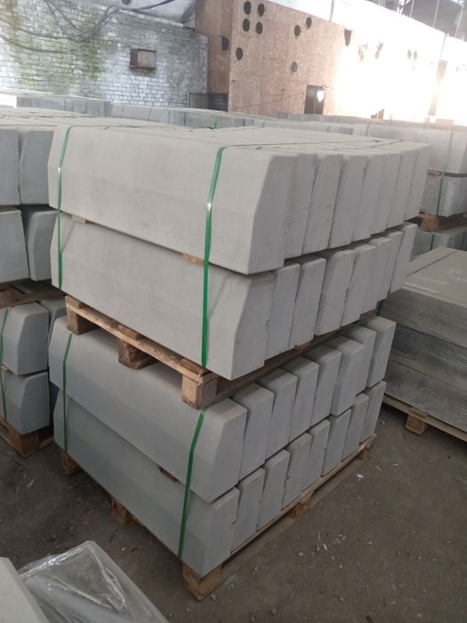 Поребрик, бордюр