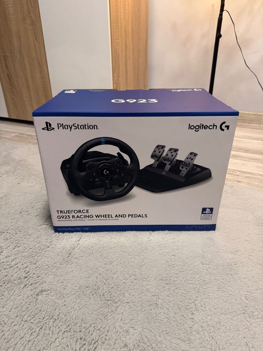 Logitech G923 – перфектно състояние, пълен комплект, с кутия
